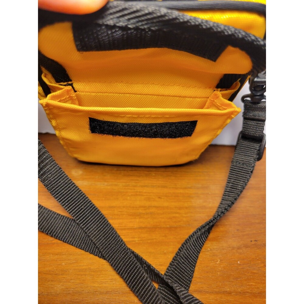 Nintendo Gameboy Color Case Yellow - Picture 6 of 10